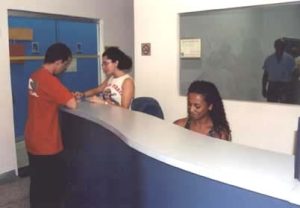 apresentar-se na escola